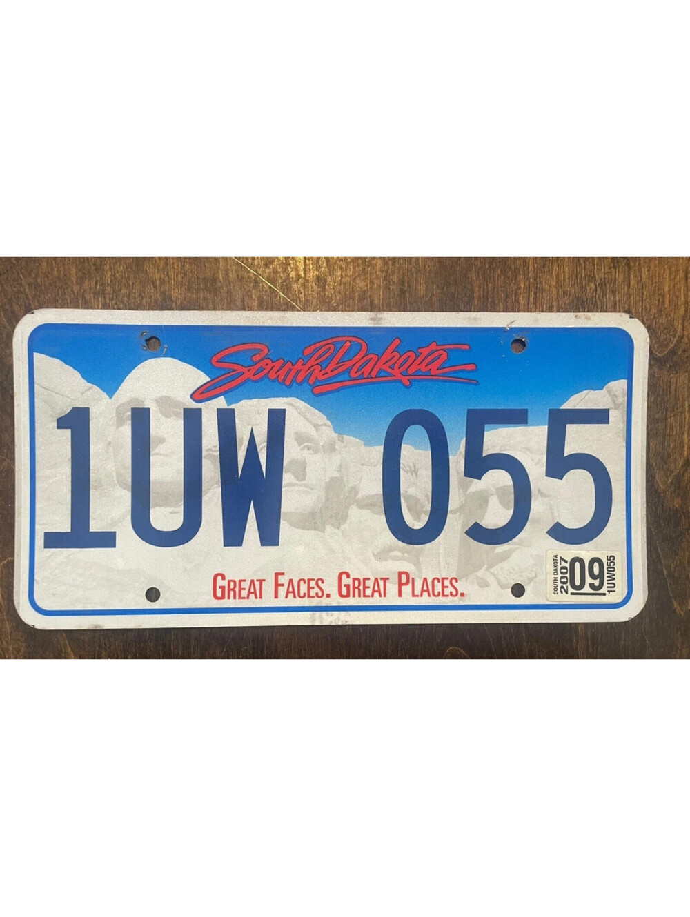 License Plate South Dakota USA American 1UW 055 Expired SD Graphic 2007 2009